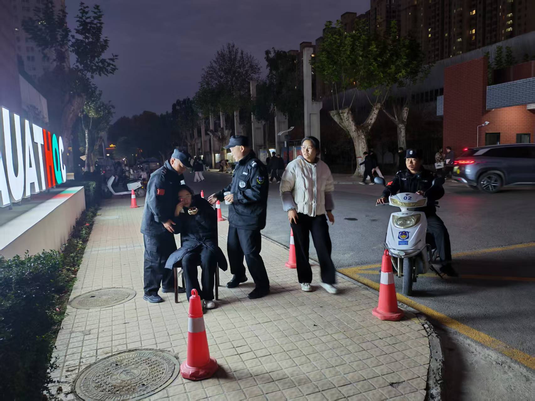 default.jpg default.jpg