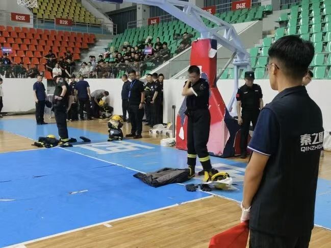 消防衣穿戴.jpg